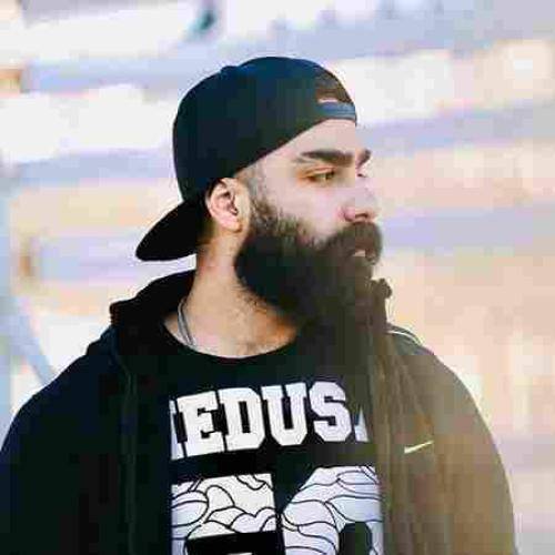 علی میر منو این همه حرف که تو سینم موند
