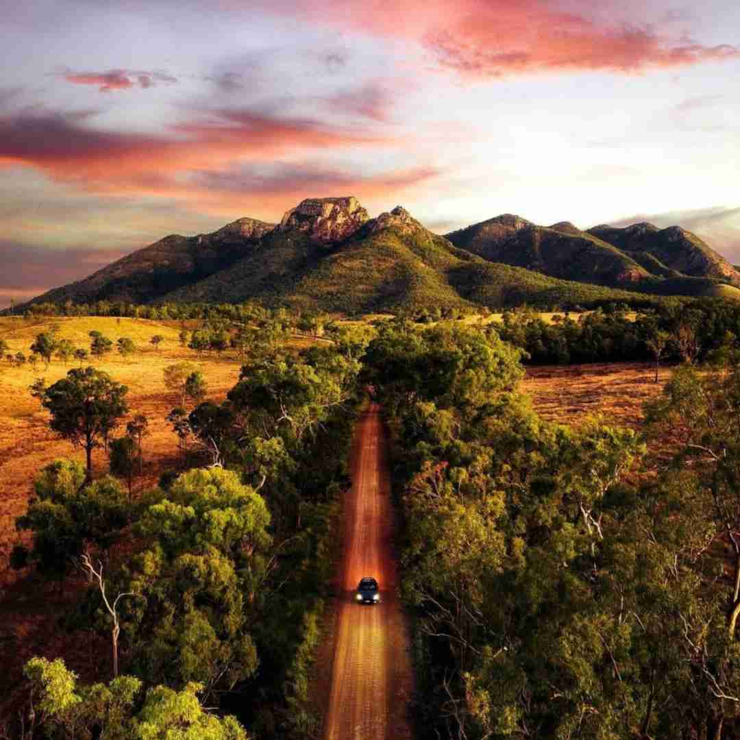  فرشته ای تو نبودی انسان خودتو بهم بسپار 