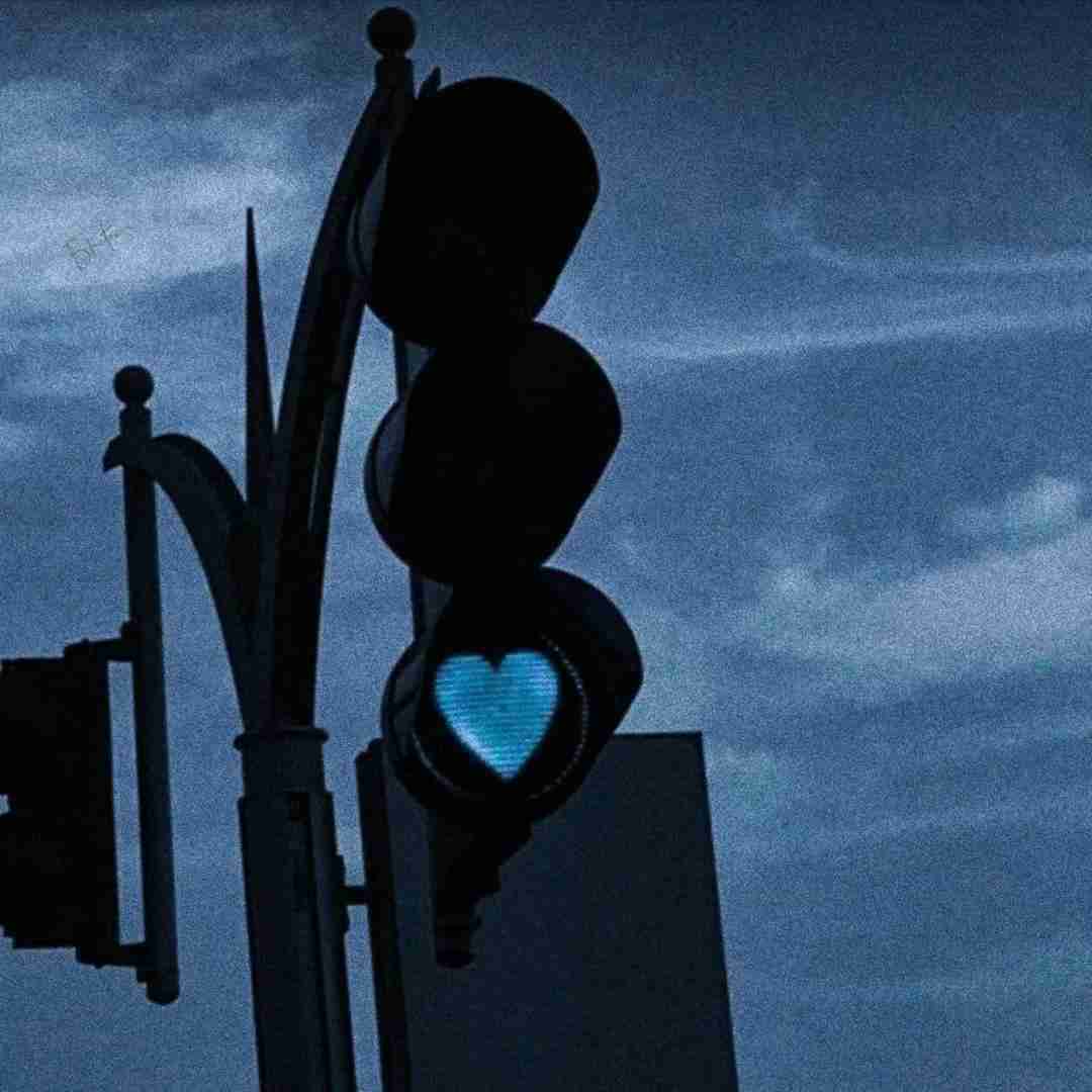 فقط منو بزار خونه میخوام تعطیلیمو اصلا خونه باشم