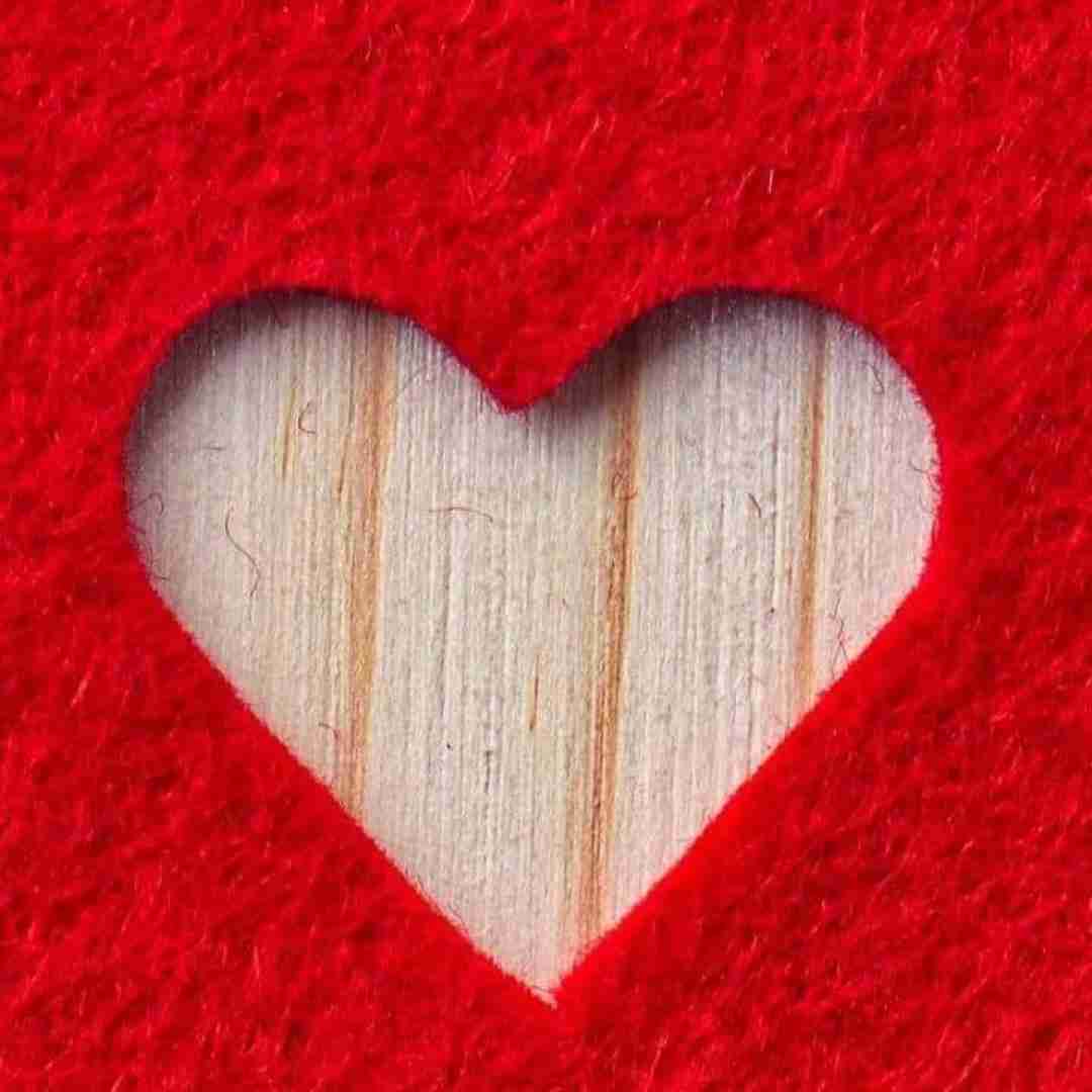 هنوزم بی تو افسردم هنوز تنها و غمگینم
