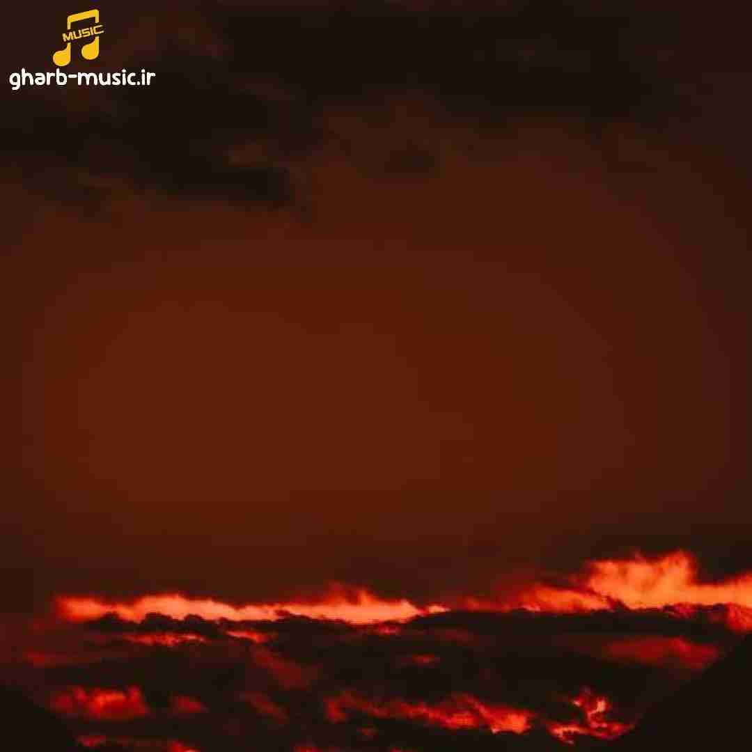  انگار نیمه ای از من نیستو
